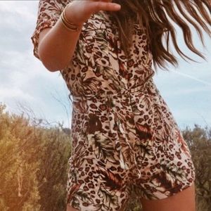 URBAN OUTFITTERS UO Jungle Belted One Piece Short Sleeve Shorts Romper Size S